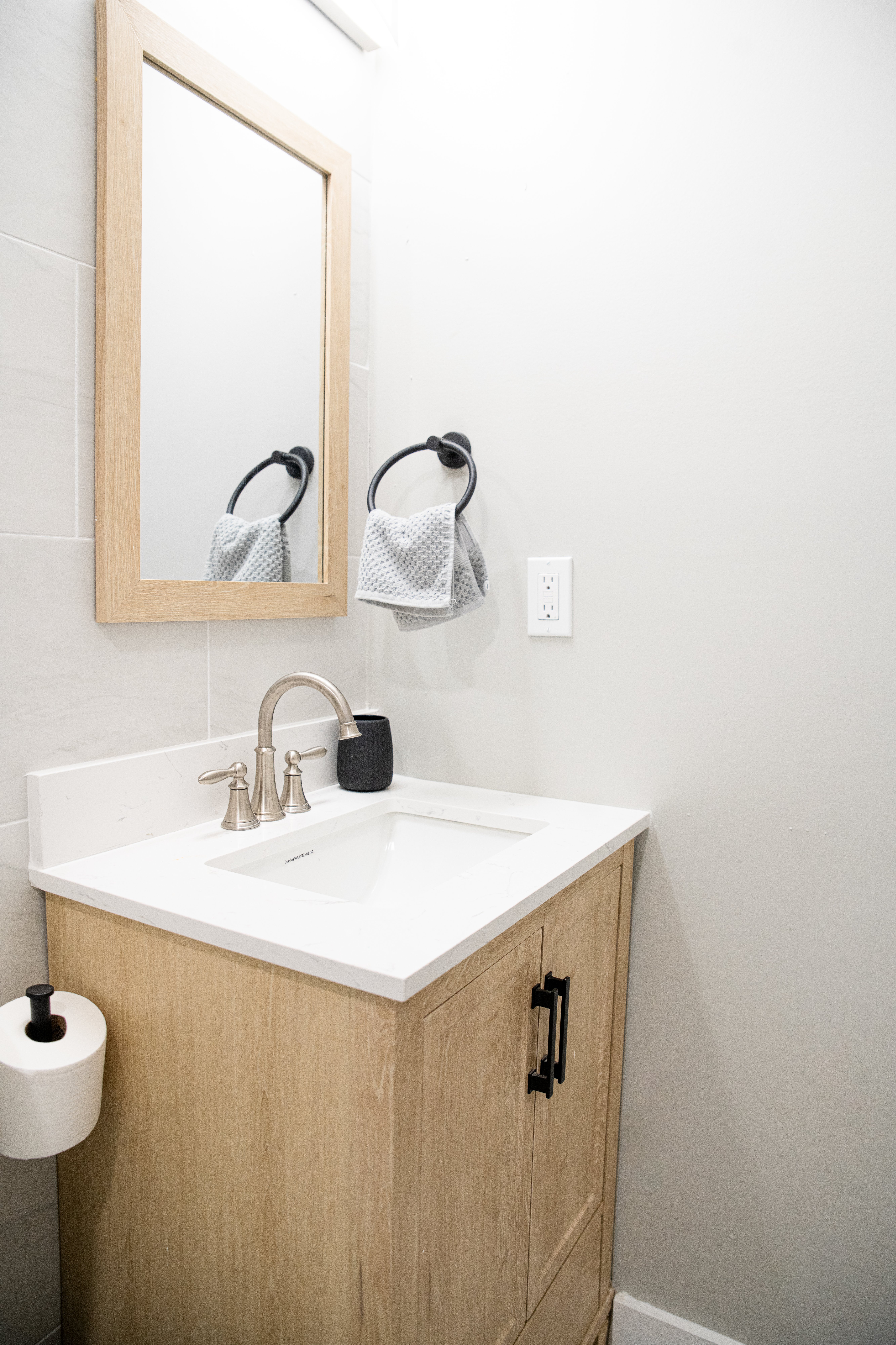 Bathroom vanity